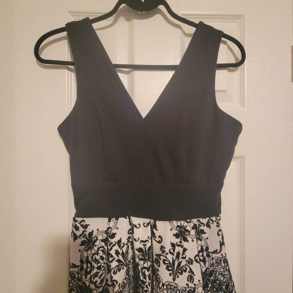 $10 Clean Out Sale - Picture 3 of 4